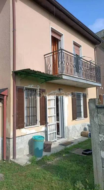 casa indipendente in vendita a Giussago in zona Turago Bordone
