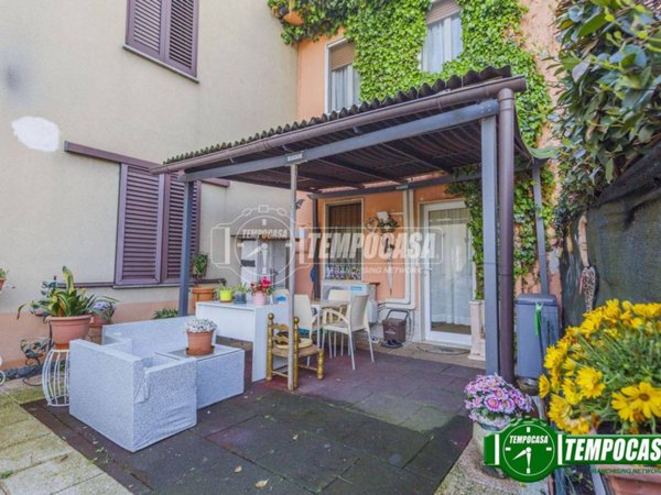 casa indipendente in vendita a Giussago in zona Novedo