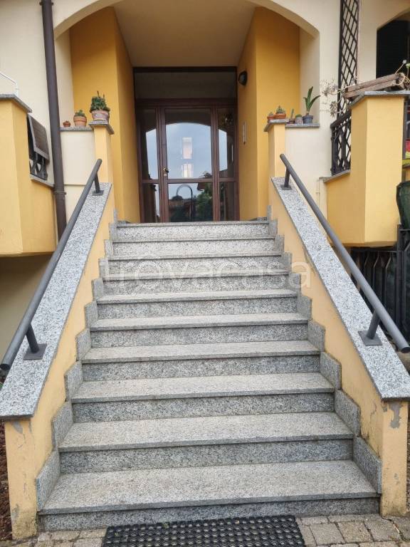 appartamento in vendita a Giussago in zona Guinzano