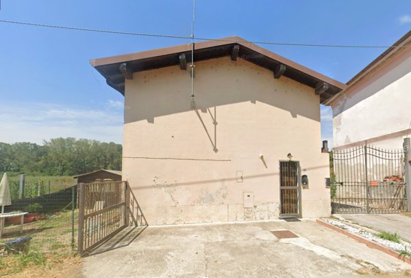 appartamento in vendita a Giussago in zona Nivolto