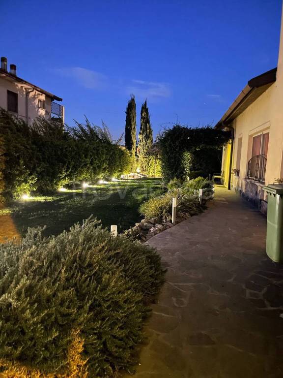 casa indipendente in vendita a Giussago