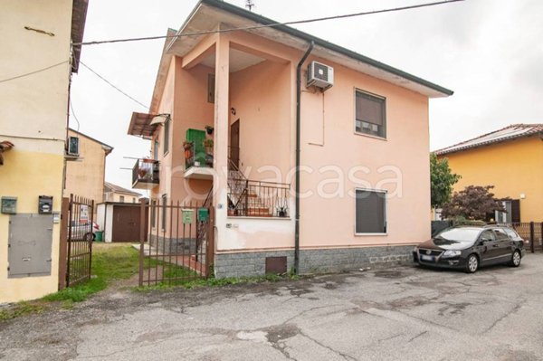 appartamento in vendita a Giussago in zona Villanova de' Beretti