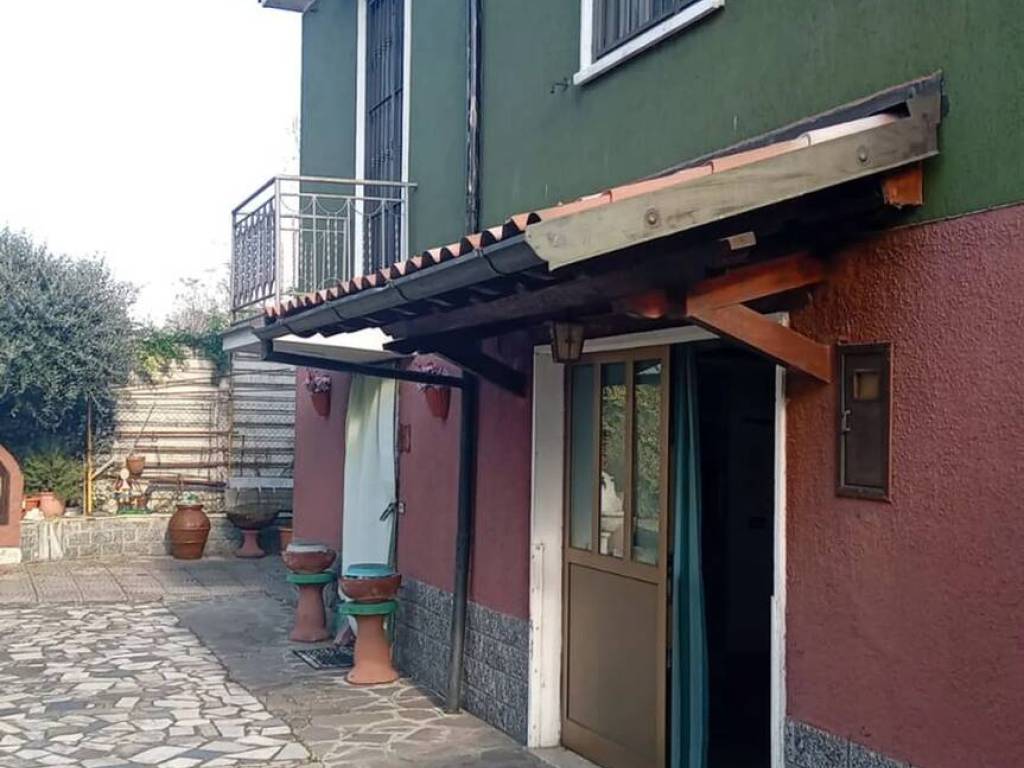 casa indipendente in vendita a Giussago in zona Guinzano