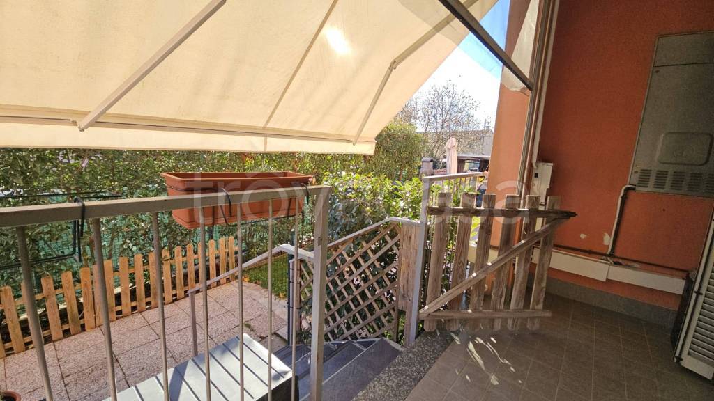 appartamento in vendita a Giussago in zona Novedo