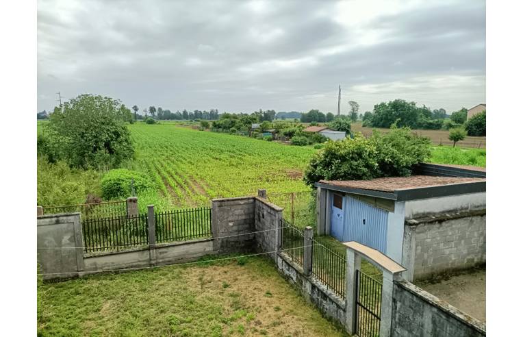 casa indipendente in vendita a Giussago in zona Turago Bordone