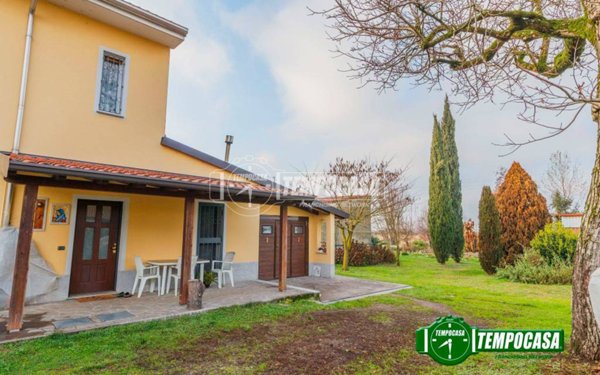 casa indipendente in vendita a Giussago in zona Novedo