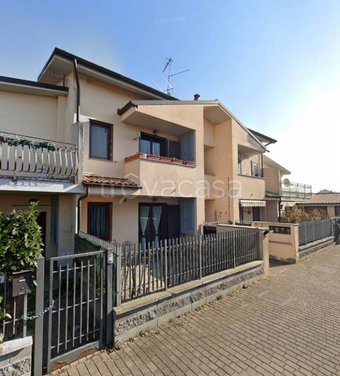 appartamento in vendita a Giussago in zona Novedo