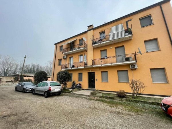 appartamento in vendita a Giussago in zona Nivolto