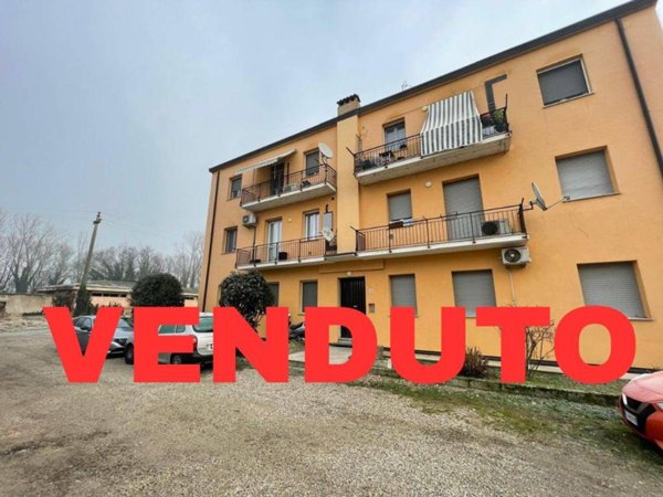 appartamento in vendita a Giussago in zona Nivolto