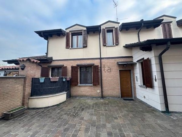 appartamento in vendita a Giussago in zona Guinzano