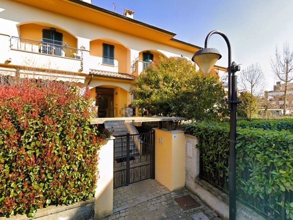 appartamento in vendita a Giussago in zona Guinzano