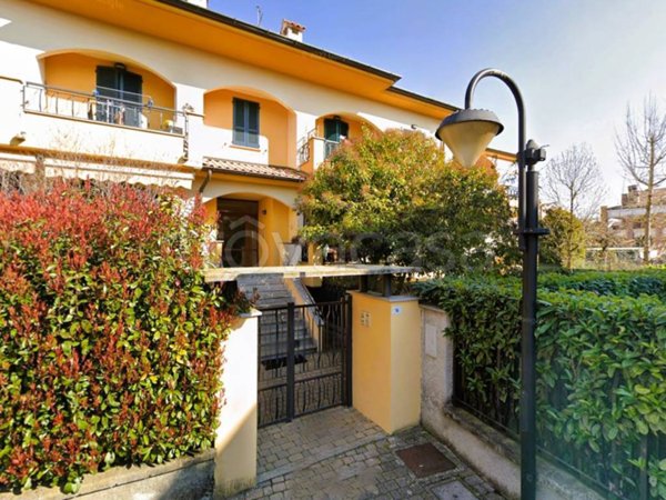 appartamento in vendita a Giussago in zona Guinzano