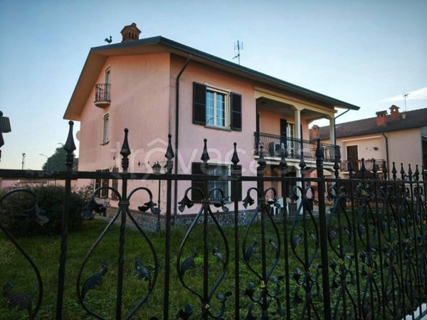 casa indipendente in vendita a Giussago
