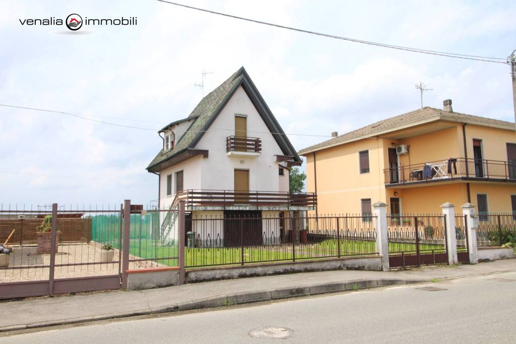 casa indipendente in vendita a Giussago in zona Villanova de' Beretti