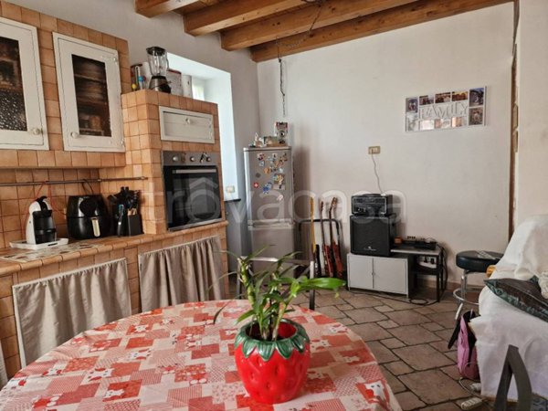 appartamento in vendita a Giussago in zona Villanova de' Beretti