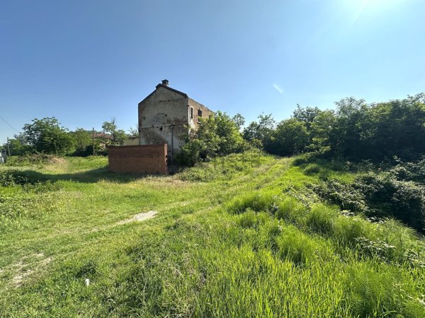 casa indipendente in vendita a Giussago in zona Nivolto