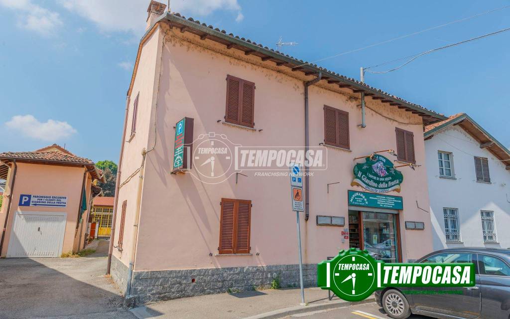 negozio in vendita a Giussago in zona Casatico