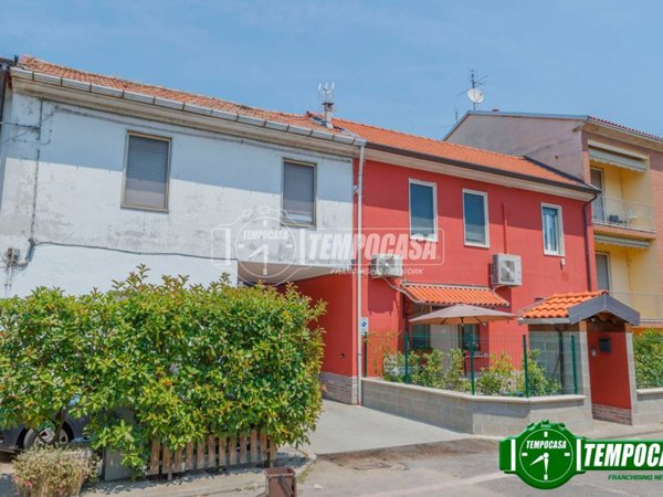 appartamento in vendita a Giussago in zona Casatico