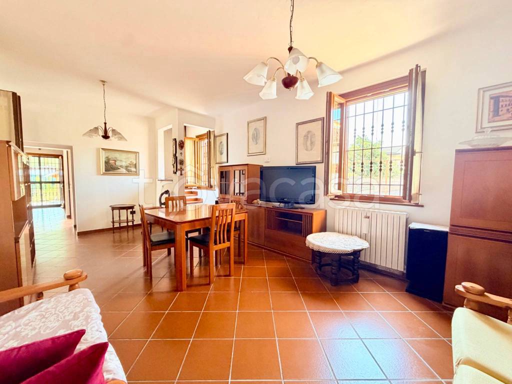 casa indipendente in vendita a Giussago in zona Novedo