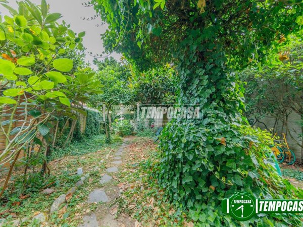 casa indipendente in vendita a Giussago in zona Casatico