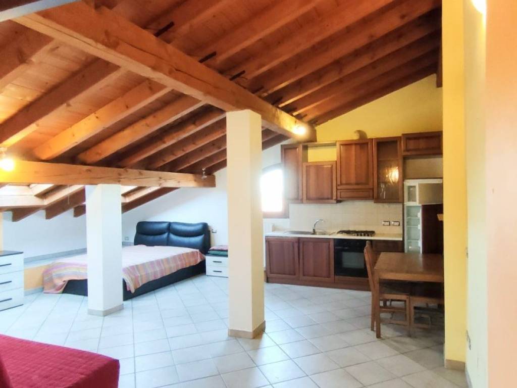 appartamento in vendita a Giussago in zona Casatico