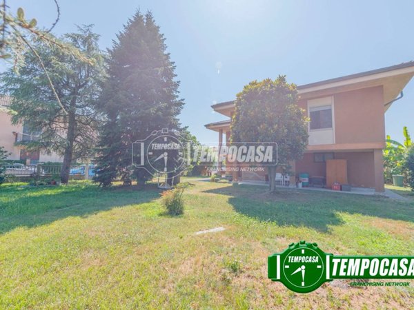 casa indipendente in vendita a Giussago in zona Turago Bordone
