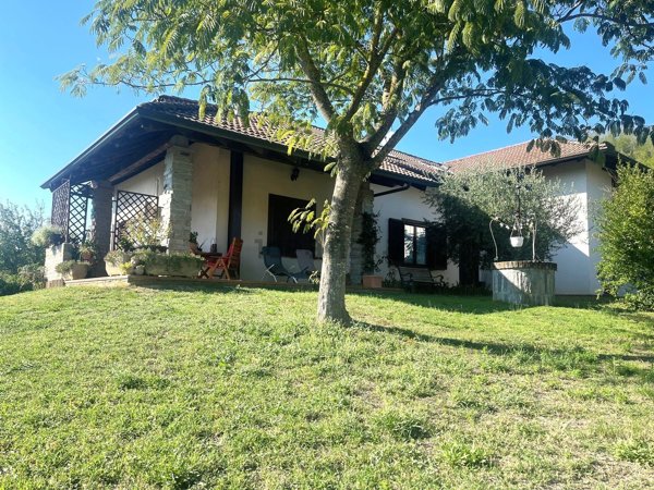 casa indipendente in vendita a Godiasco Salice Terme