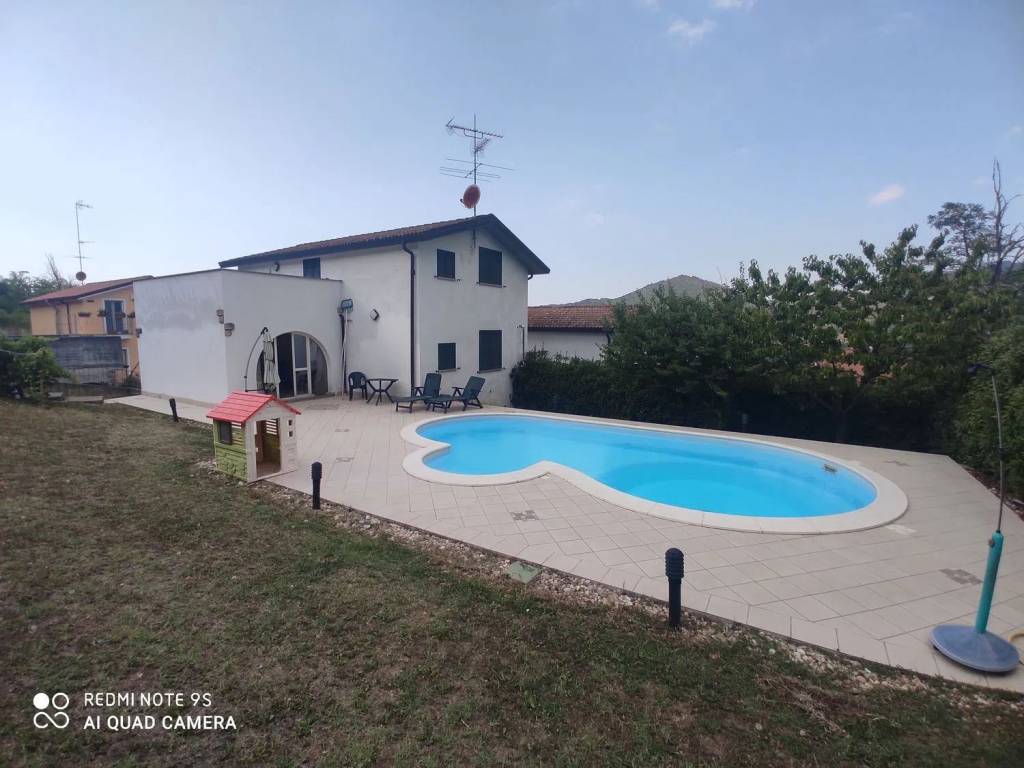 casa indipendente in vendita a Godiasco Salice Terme