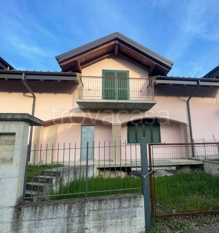 casa indipendente in vendita a Godiasco Salice Terme in zona Salice Terme
