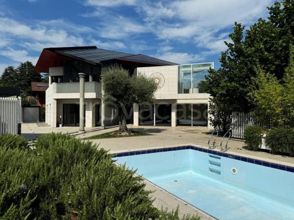 casa indipendente in vendita a Godiasco Salice Terme in zona Salice Terme