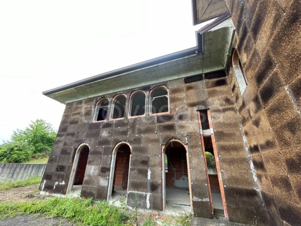 casa indipendente in vendita a Godiasco Salice Terme in zona Salice Terme