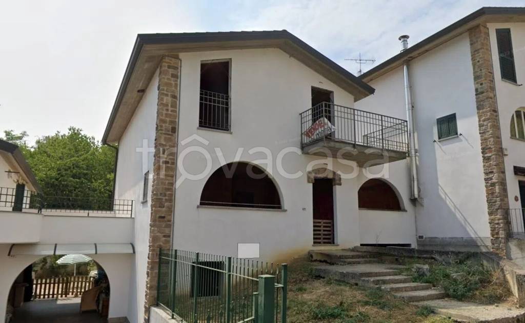 casa indipendente in vendita a Godiasco Salice Terme in zona Salice Terme