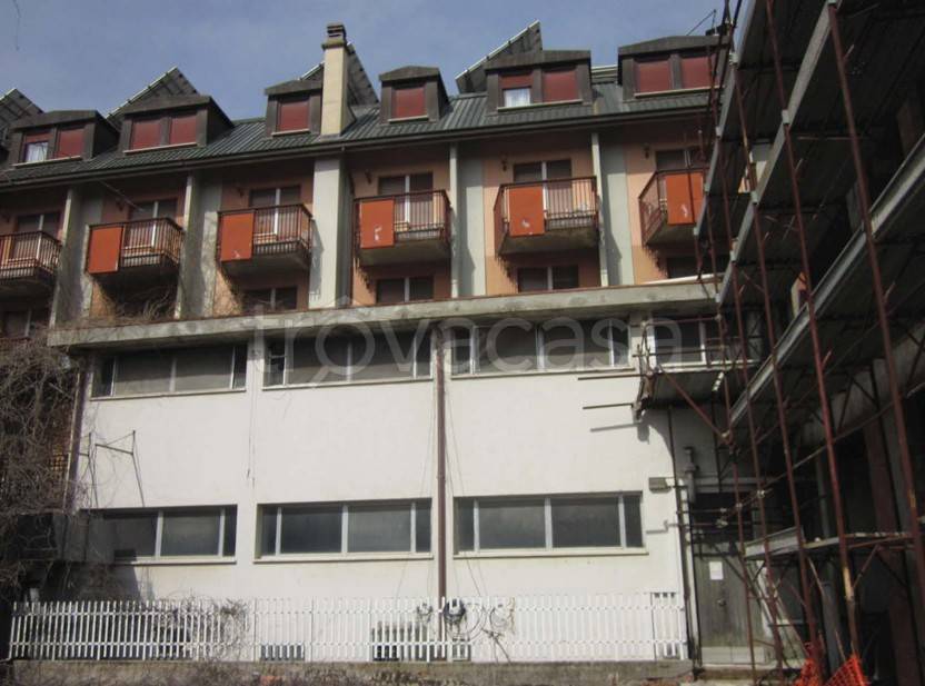 ufficio in vendita a Godiasco Salice Terme in zona Salice Terme