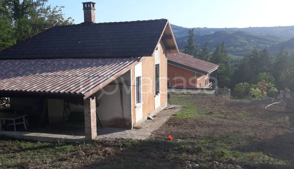 casa indipendente in vendita a Godiasco Salice Terme
