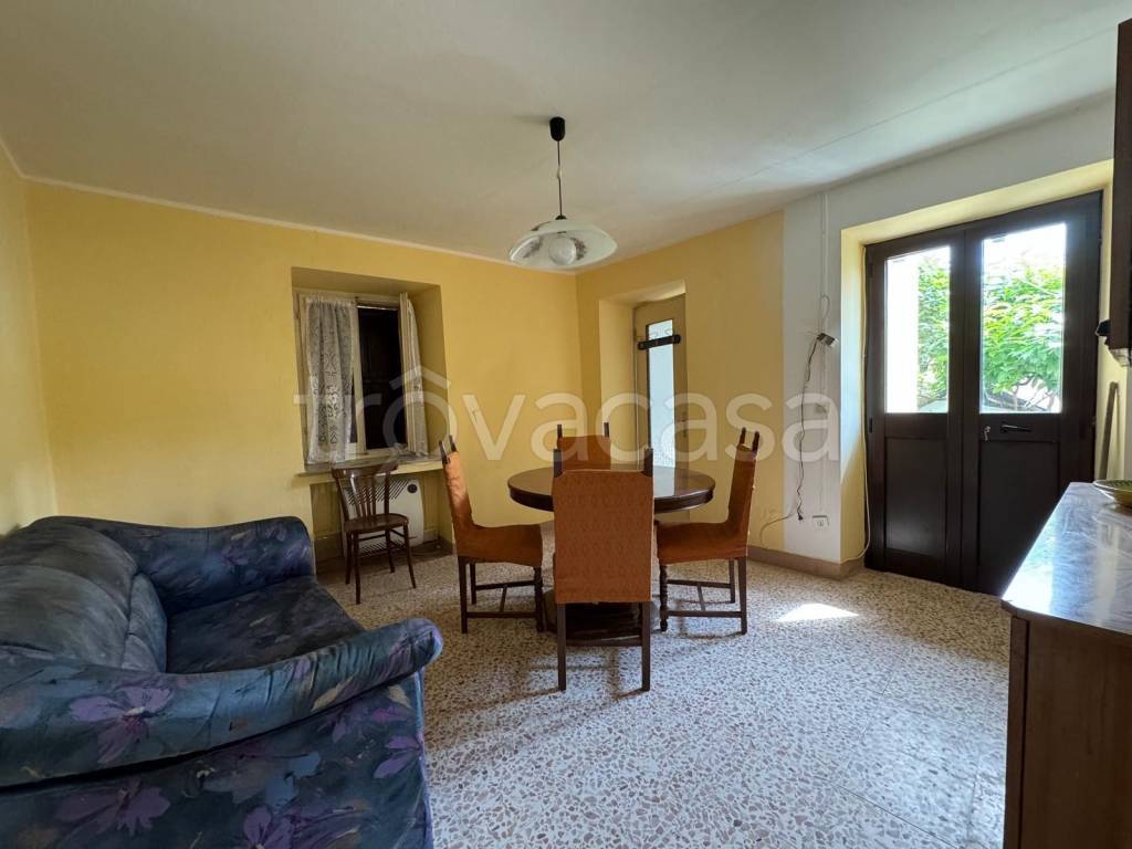 casa indipendente in vendita a Godiasco Salice Terme