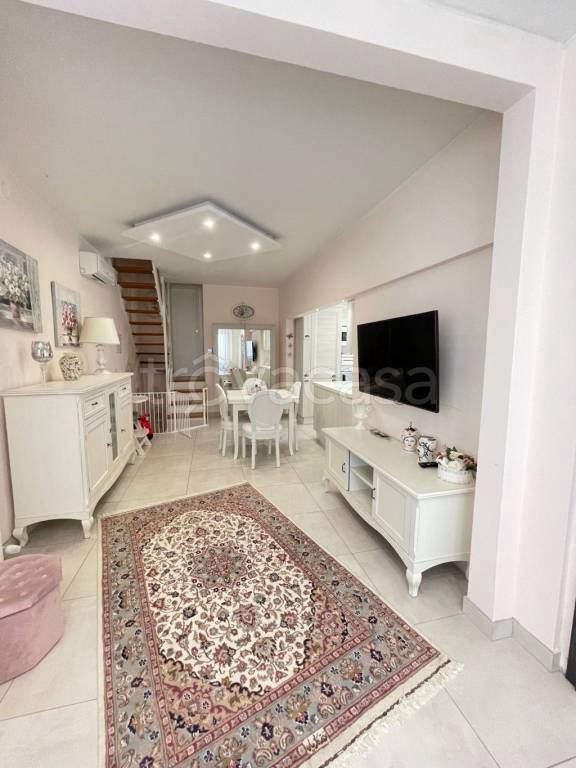 casa indipendente in vendita a Godiasco Salice Terme in zona Salice Terme