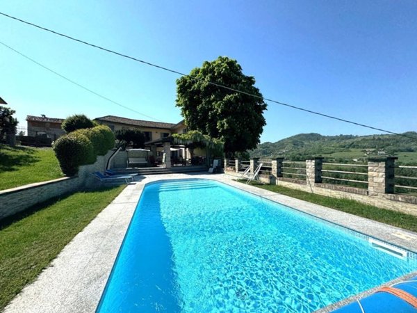 casa indipendente in vendita a Godiasco Salice Terme