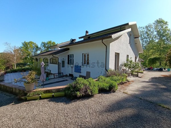 casa indipendente in vendita a Godiasco Salice Terme