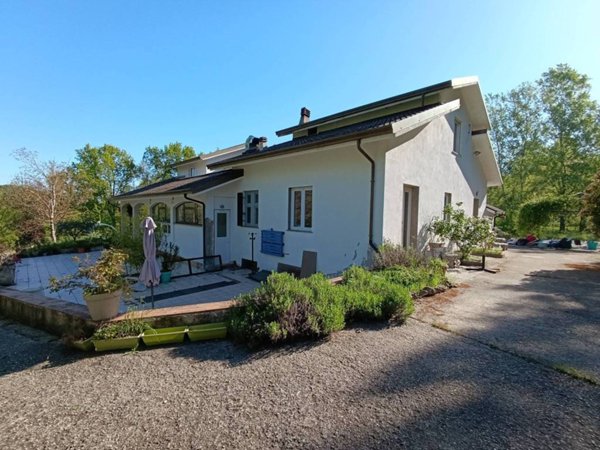 casa indipendente in vendita a Godiasco Salice Terme