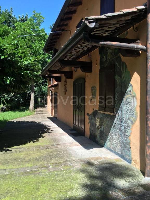 casa indipendente in vendita a Godiasco Salice Terme in zona Salice Terme