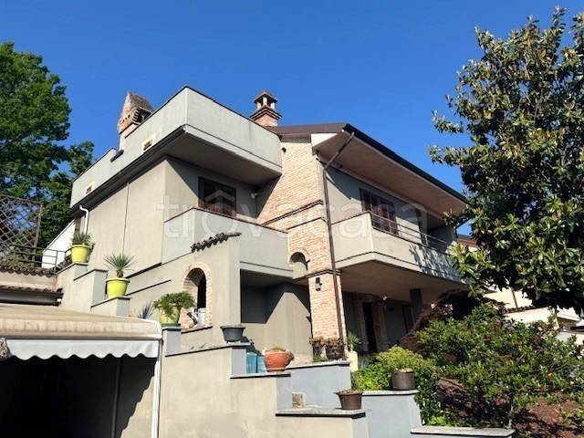 casa indipendente in vendita a Godiasco Salice Terme in zona Salice Terme
