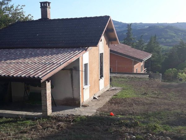 casa indipendente in vendita a Godiasco Salice Terme