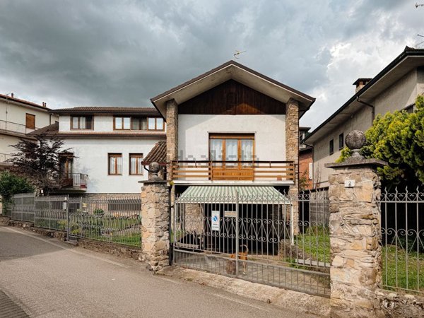 casa indipendente in vendita a Godiasco Salice Terme