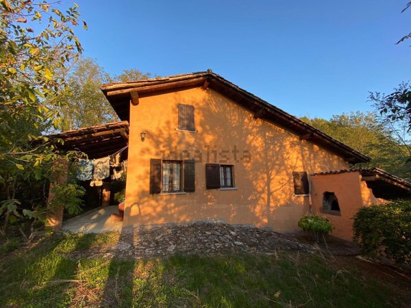 casa indipendente in vendita a Godiasco Salice Terme