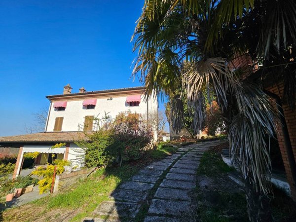 casa indipendente in vendita a Godiasco Salice Terme