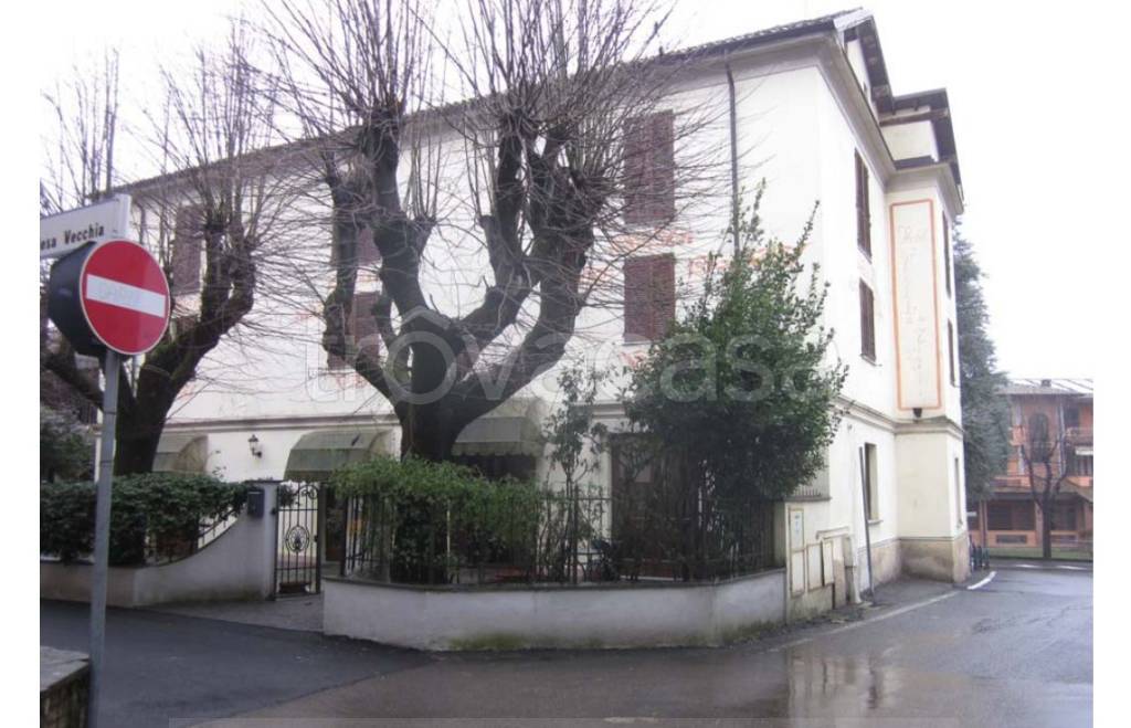 negozio in vendita a Godiasco Salice Terme in zona Salice Terme