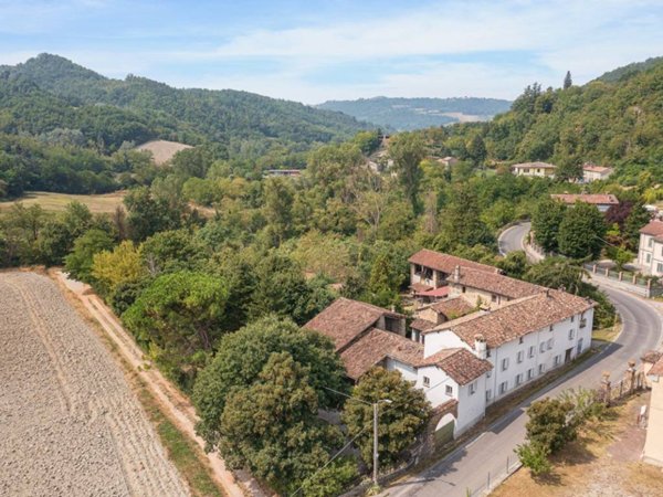 casa indipendente in vendita a Godiasco Salice Terme