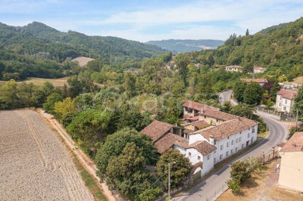 casa indipendente in vendita a Godiasco Salice Terme