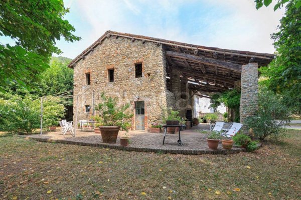 casa indipendente in vendita a Godiasco Salice Terme in zona San Giovanni
