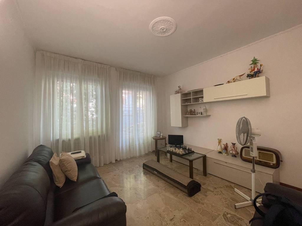 casa indipendente in vendita a Godiasco Salice Terme in zona Salice Terme